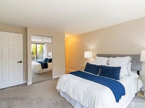 3030 80th Avenue SE 514, Mercer Island WA 98040
