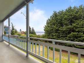 28701 6th Place S 107, Des Moines WA 98198