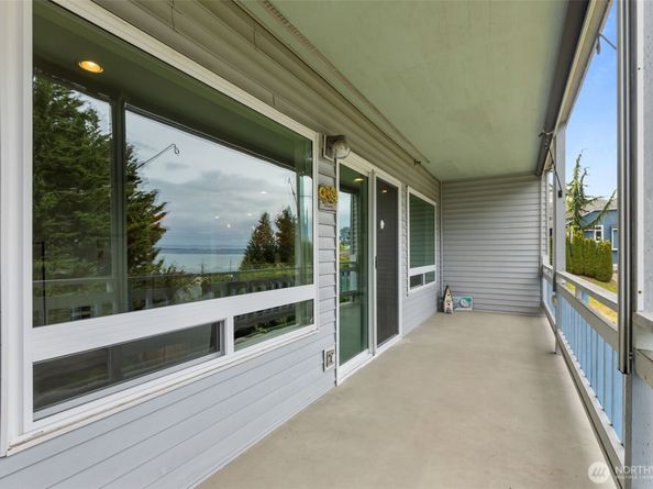 28701 6th Place S 107, Des Moines WA 98198