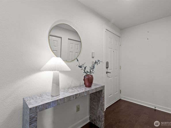 28701 6th Place S 107, Des Moines WA 98198