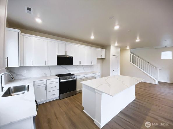 1447 121st Avenue SE 9, Lake Stevens WA 98258