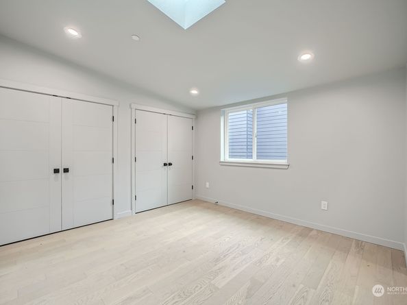 11825 59th Avenue S B, Seattle WA 98178