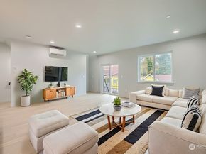 11825 59th Avenue S B, Seattle WA 98178