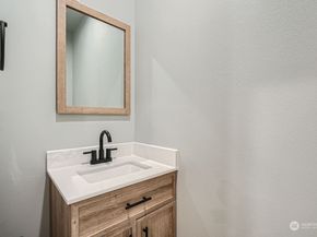 11825 59th Avenue S B, Seattle WA 98178