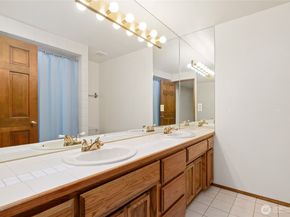 2833 140th Avenue NE, Bellevue WA 98005