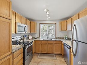 9522 1st Avenue NE A4, Seattle WA 98115