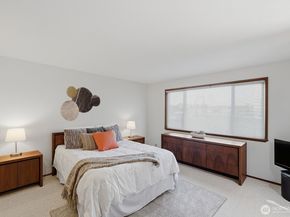 9522 1st Avenue NE A4, Seattle WA 98115