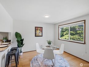 9522 1st Avenue NE A4, Seattle WA 98115