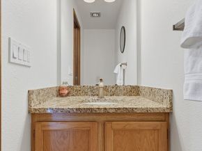 9522 1st Avenue NE A4, Seattle WA 98115