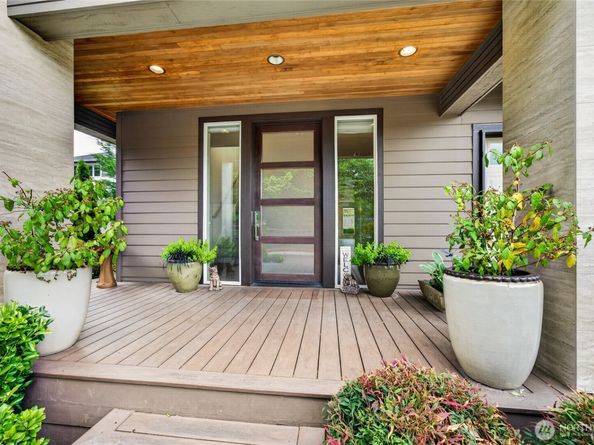 27901 106th Avenue SE, Kent WA 98030