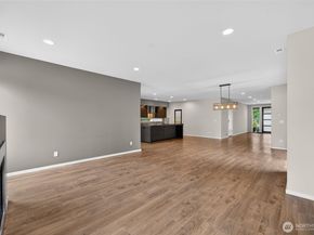 27901 106th Avenue SE, Kent WA 98030