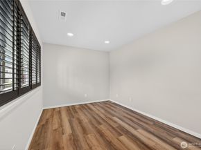 27901 106th Avenue SE, Kent WA 98030