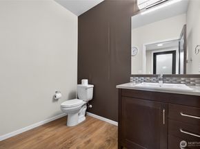 27901 106th Avenue SE, Kent WA 98030