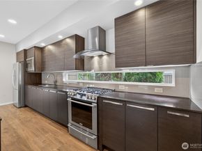 27901 106th Avenue SE, Kent WA 98030