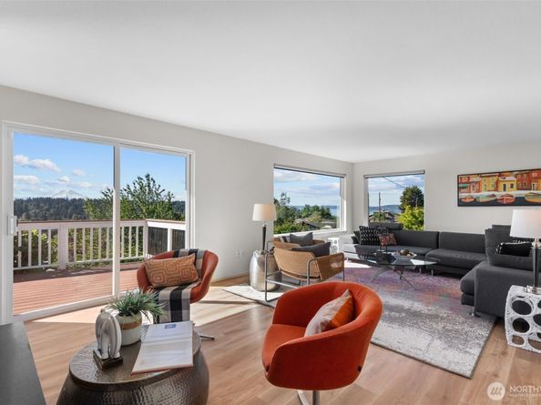 16434 9th Avenue SW, Burien WA 98166