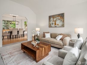 24544 SE 43rd Place, Sammamish WA 98029