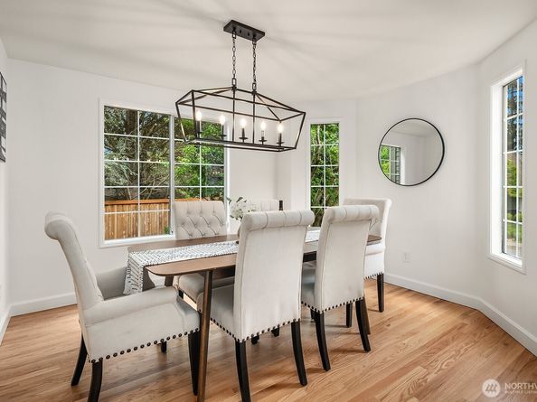 24544 SE 43rd Place, Sammamish WA 98029