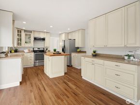 24544 SE 43rd Place, Sammamish WA 98029