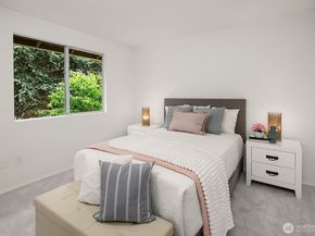 24544 SE 43rd Place, Sammamish WA 98029