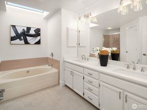 24544 SE 43rd Place, Sammamish WA 98029