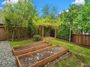24544 SE 43rd Place, Sammamish WA 98029