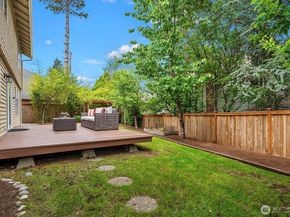 24544 SE 43rd Place, Sammamish WA 98029