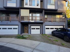 6867 NE 170th St 102, Kenmore WA 98028