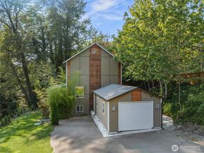 21216 Des Moines Memorial Dr, Des Moines WA 98198