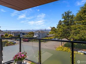 300 2nd Avenue N 2H, Edmonds WA 98020