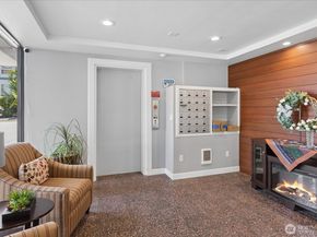 300 2nd Avenue N 2H, Edmonds WA 98020