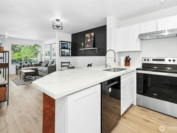 17300 91st Avenue NE B101, Bothell WA 98011