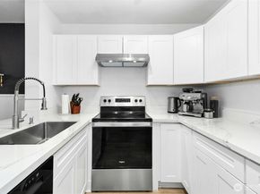 17300 91st Avenue NE B101, Bothell WA 98011