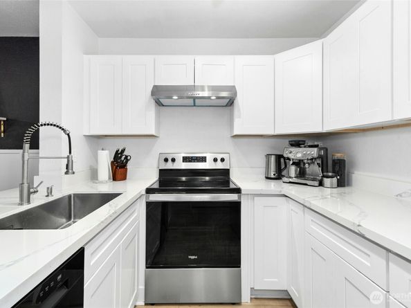 17300 91st Avenue NE B101, Bothell WA 98011