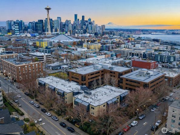 275 W Roy Street 412, Seattle WA 98119