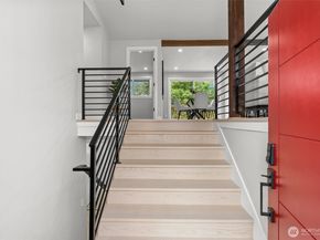 7407 25th Avenue NE, Seattle WA 98115