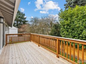 7407 25th Avenue NE, Seattle WA 98115
