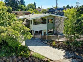 4802 24th Place S, Seattle WA 98108