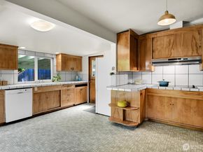 4802 24th Place S, Seattle WA 98108