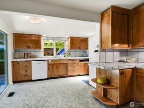 4802 24th Place S, Seattle WA 98108