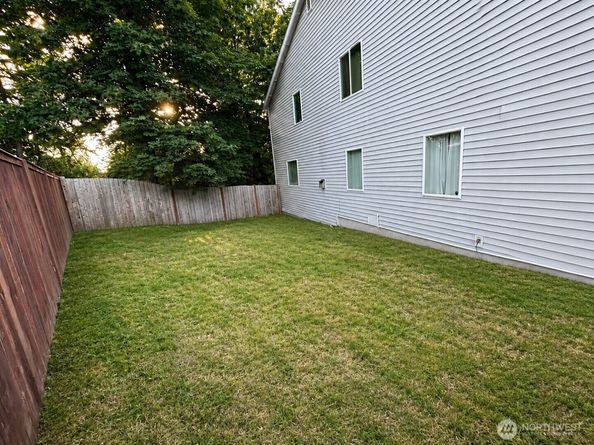 2503 Redwood Court SE, Auburn WA 98092