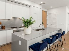 10232 NE 10th Street 1806, Bellevue WA 98004