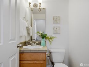1022 Taylor Avenue N A, Seattle WA 98109
