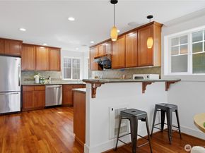1022 Taylor Avenue N A, Seattle WA 98109