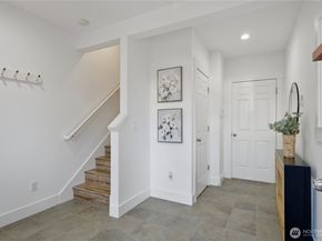 1022 Taylor Avenue N A, Seattle WA 98109