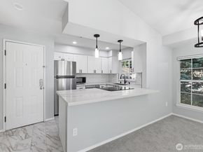 2560 118th Avenue SE 3301, Bellevue WA 98005