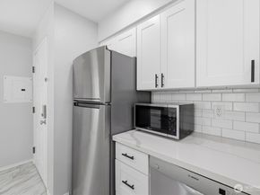 2560 118th Avenue SE 3301, Bellevue WA 98005