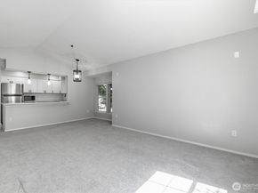 2560 118th Avenue SE 3301, Bellevue WA 98005