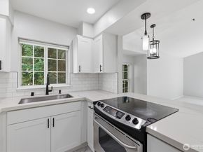 2560 118th Avenue SE 3301, Bellevue WA 98005