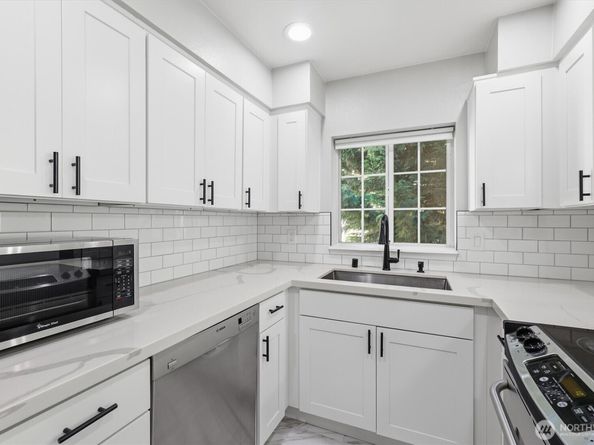 2560 118th Avenue SE 3301, Bellevue WA 98005