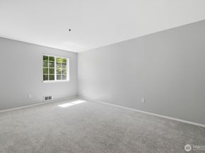 2560 118th Avenue SE 3301, Bellevue WA 98005